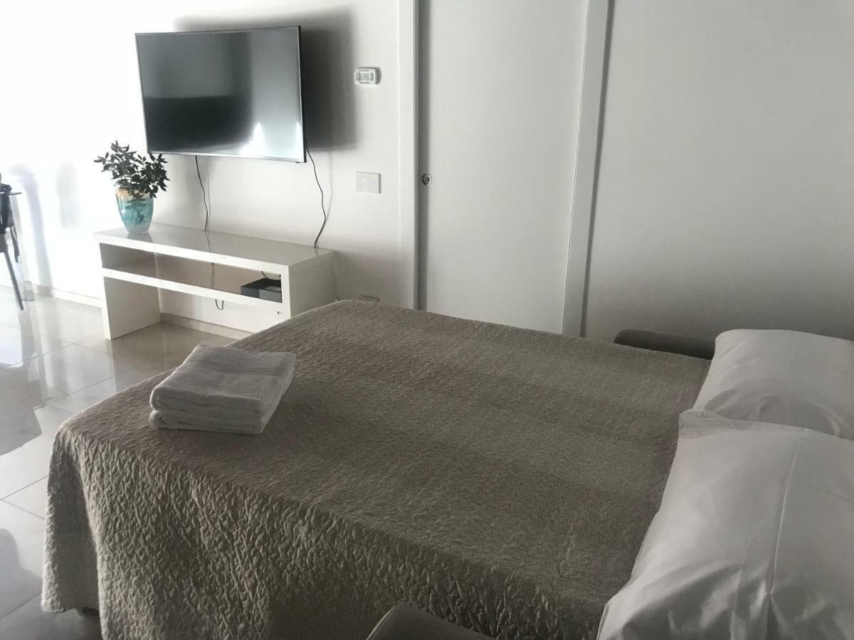 Moderno Affaccio Su Via Mazzini Daire Ferrara Dış mekan fotoğraf