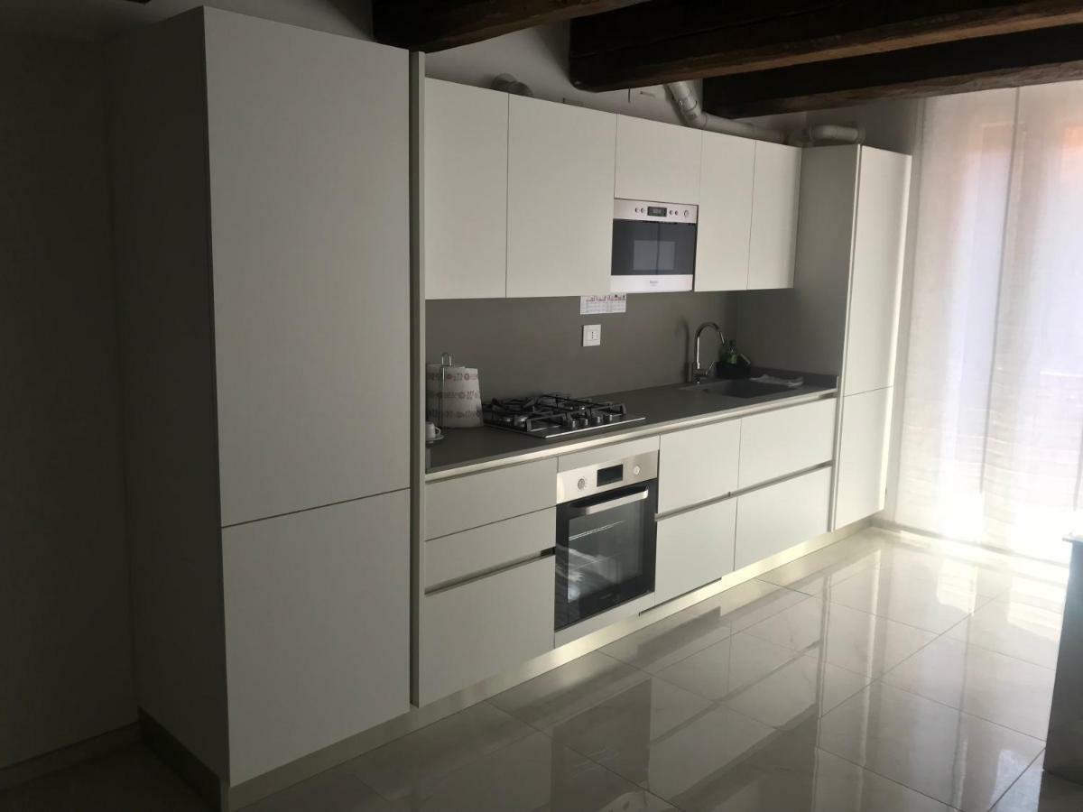 Moderno Affaccio Su Via Mazzini Daire Ferrara Dış mekan fotoğraf