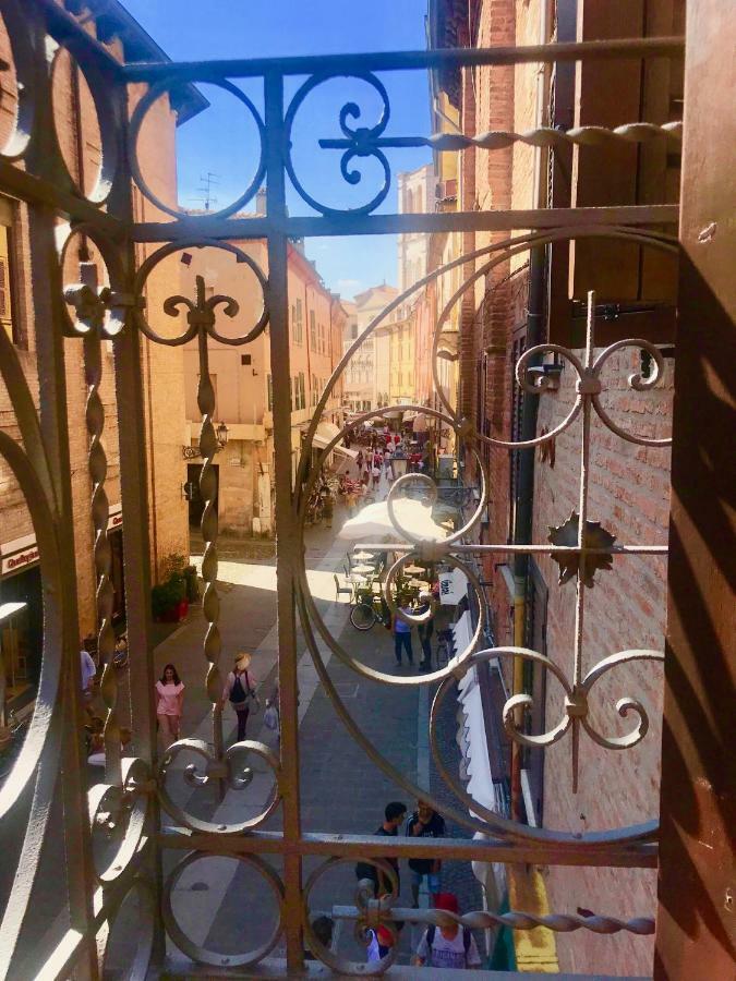 Moderno Affaccio Su Via Mazzini Daire Ferrara Dış mekan fotoğraf