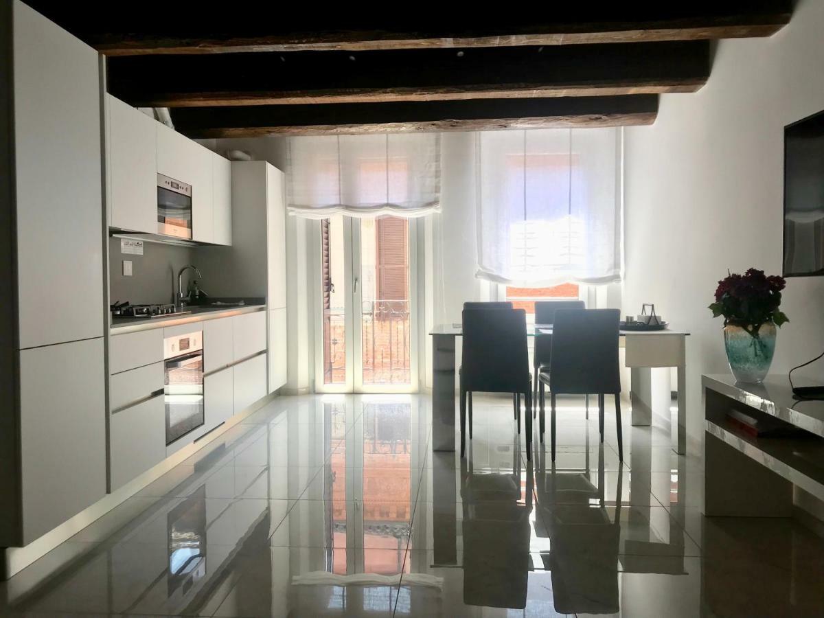 Moderno Affaccio Su Via Mazzini Daire Ferrara Dış mekan fotoğraf