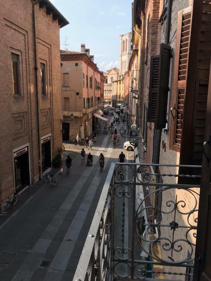 Moderno Affaccio Su Via Mazzini Daire Ferrara Dış mekan fotoğraf