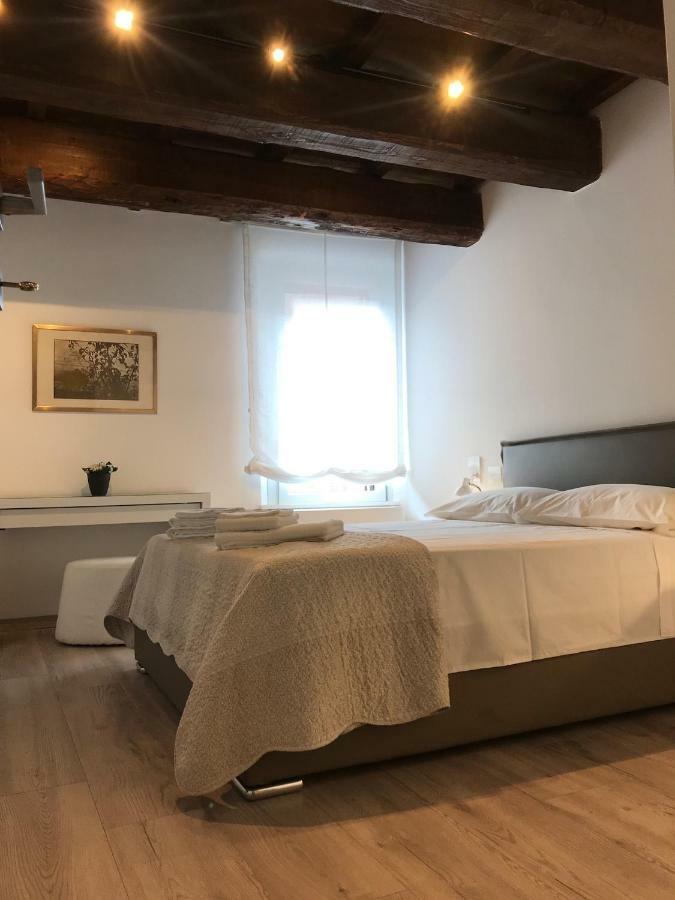 Moderno Affaccio Su Via Mazzini Daire Ferrara Dış mekan fotoğraf